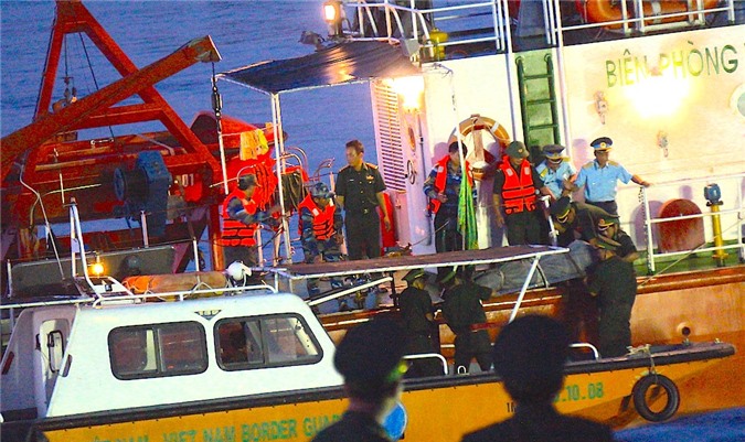 Chùm ảnh đồng đội nghẹn ngào khâm niệm phi công Trần Quang Khải 