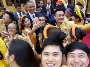 Những khoảnh khắc ấn tượng của ông Obama tại Hà Nội