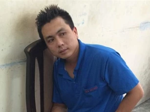 Nổ súng khống chế lái xe khách tông Trung tá công an bỏ chạy