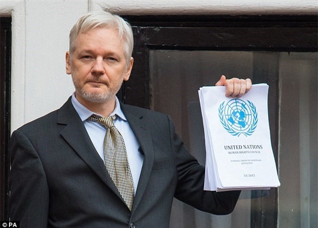 WikiLeaks tiết lộ tin chấn động về vụ rò rỉ thư điện tử của Đảng Dân chủ Mỹ