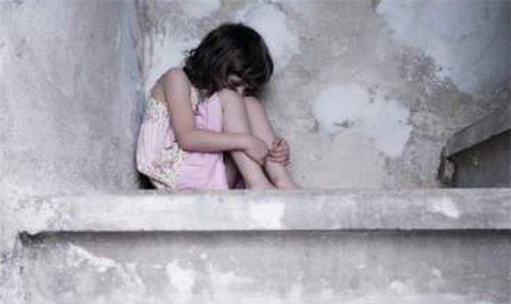 Phẫn nộ "yêu râu bạc" hiếp dâm bé gái 11 tuổi