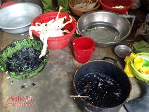 Bắt quả tang cơ sở giết mổ gia cầm dùng hóa chất