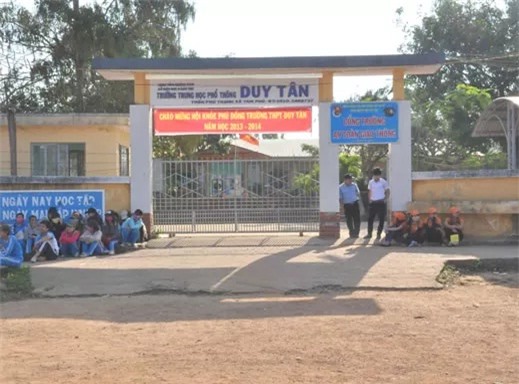 Phó hiệu trưởng dùng ảnh "nóng" tống tiền giáo viên nói gì?