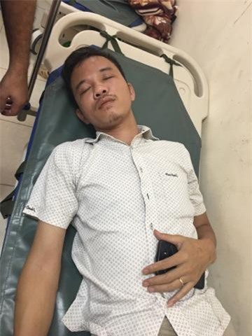 Phóng viên Moitruong.net.vn bị côn đồ đánh trọng thương trên đường đi tác nghiệp