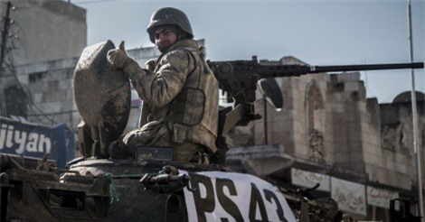 Quân đội Syria phá nát căn cứ trú ẩn, IS hoảng loạn ở Đông Homs