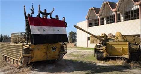 Đánh IS tơi bời ở Đông Homs, lính Syria ngày một gần "chảo lửa" Deir Ezzur