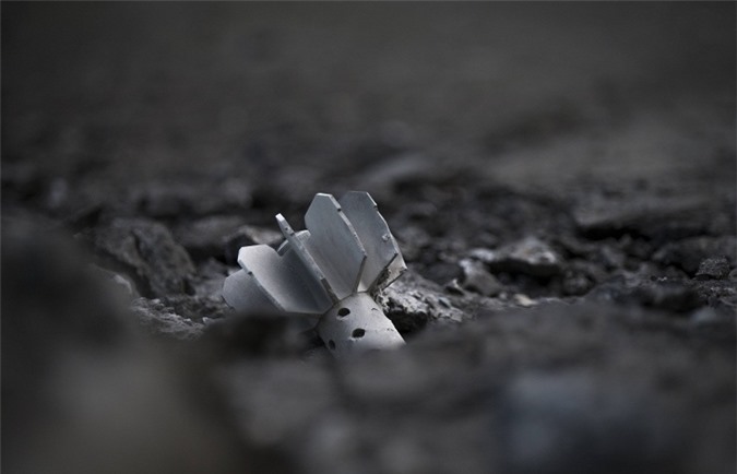 Quân đội Ukraine lại nã đạn pháo vào ngoại ô Donetsk