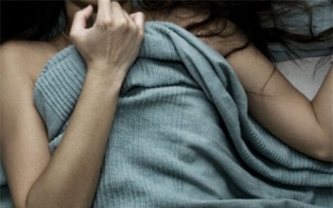 "Quỷ râu xanh" hiếp dâm vợ bạn 4 lần trong đêm