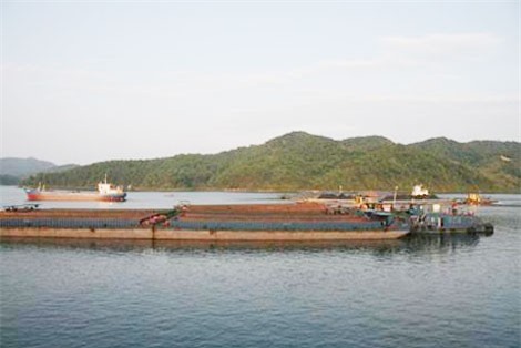 Sà lan nghìn tấn đâm thuyền mủng: Tìm thấy thi thể cụ bà 78 tuổi