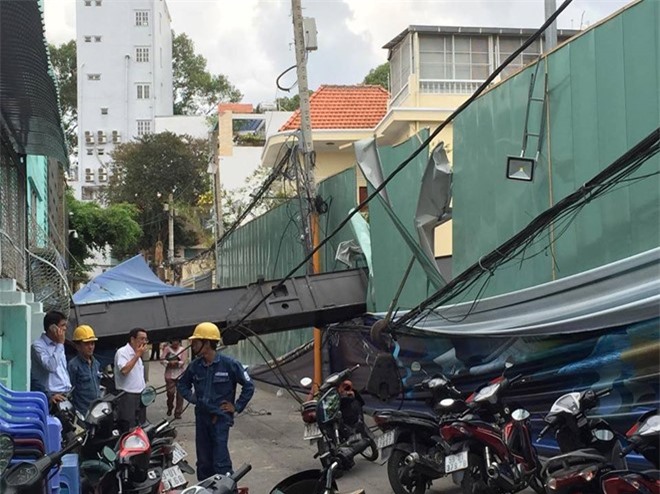 Sập cần cẩu tại trường mầm non: Rùng mình lời kể nhân chứng