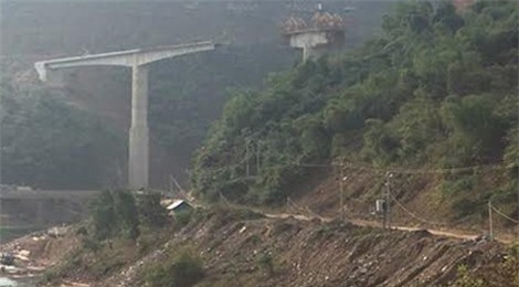 Sập giàn giáo 4 người tử vong: Khởi tố vụ án kinh hoàng