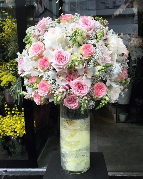 Sốc: Đại gia chi 60 triệu mua hoa hồng Nhật ngày 8/3