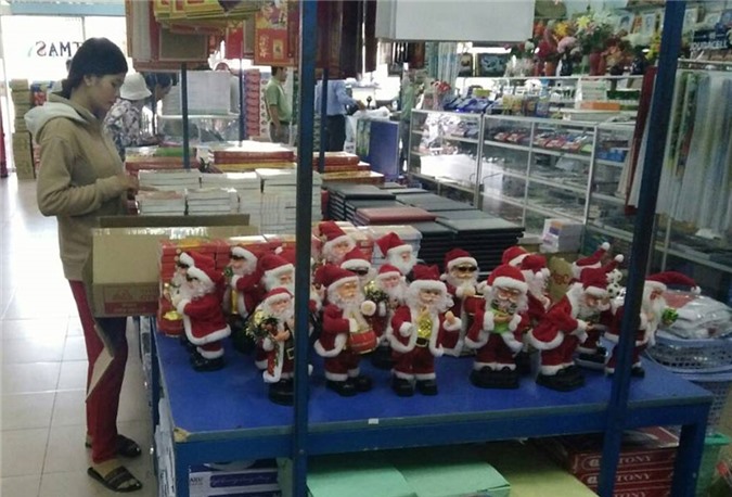 Sôi động thị trường quà tặng dịp Giáng sinh