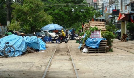 Tai nạn giao thông ở Hải Phòng: Vượt đường ray tàu hỏa, 2 thanh niên tử vong