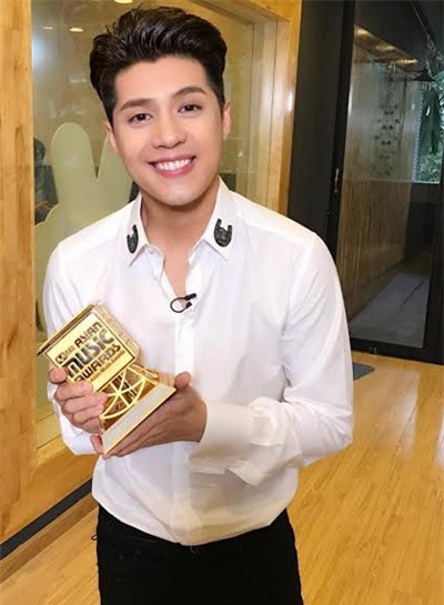 Tại sao Noo Phước Thịnh có mặt ở Hong Kong nhưng không lên nhận giải MAMA?