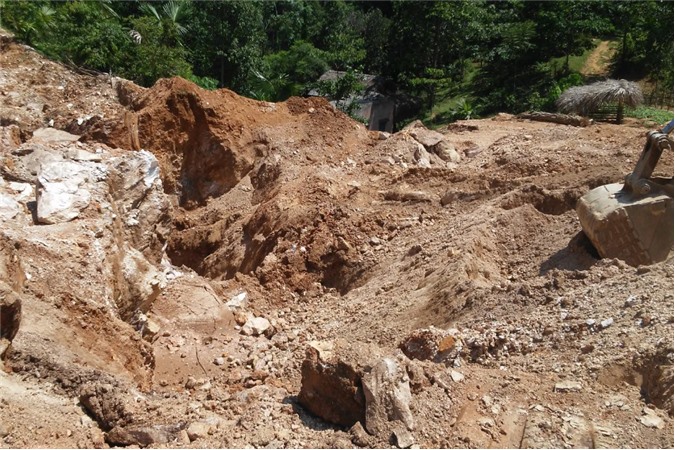 Tân Sơn, Phú Thọ: Nhiều doanh nghiệp khai thác quặng trái quy định