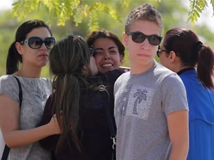 Thân nhân gào khóc, hết hy vọng tìm thấy máy bay MS804 của EgyptAir