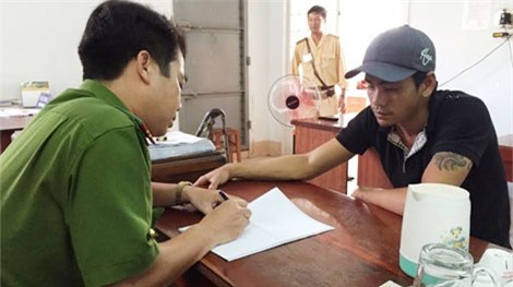 Thanh niên vi phạm giao thông rồi vu khống CSGT là “cướp”