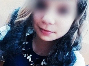 Thiếu nữ tử vong vì vừa tắm vừa sạc điện thoại