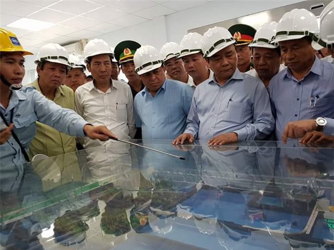 Thủ tướng Nguyễn Xuân Phúc kiểm tra hệ thống xử lý nước thải tại Formosa Hà Tĩnh