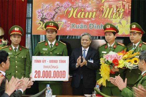 Thưởng nóng ban chuyên án triệt phá vụ tài xế tử vong trong cabin