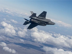 Tiêm kích F-35 của Mỹ đối đầu với lá chắn tên lửa Nga như thế nào?