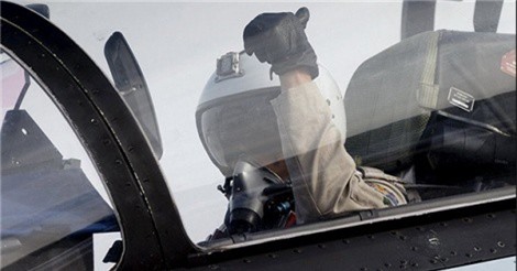 Tiêm kích Syria cày nát đường hầm, kho vũ khí IS ở Đông Hama