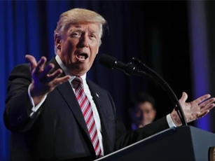 Tòa án tiếp tục đóng băng sắc lệnh cấm nhập cư, Trump "thua kiện"