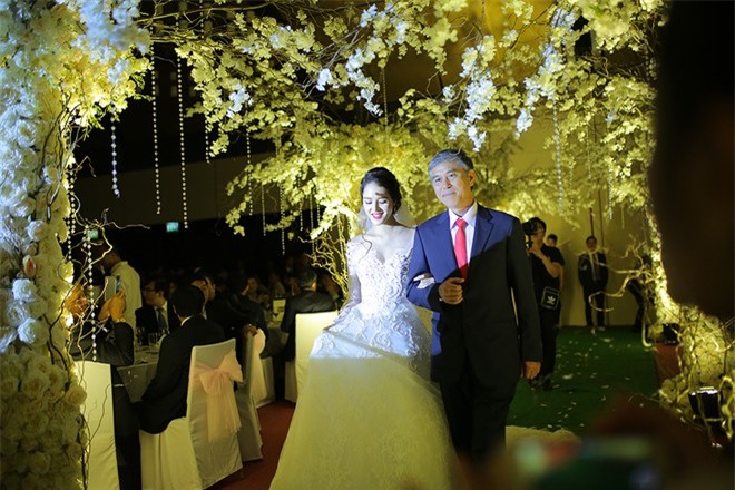 Toàn cảnh đám cưới Á hậu Hoàng Anh và chồng 9X