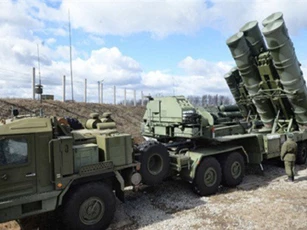 Tổng thống Putin lệnh để hệ thống tên lửa phòng không S-400 ở lại Syria