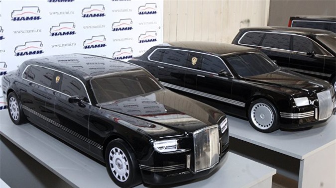 Tổng thống Putin thử xe limousine mới của Kortezh Nga