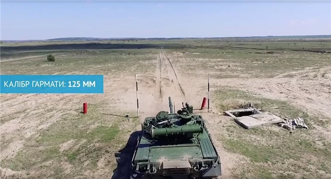 Tổng thống Ukraine điều hàng loạt xe tăng T-80 đến Donbass 