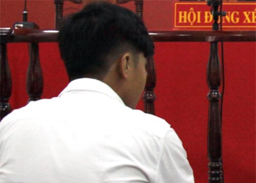 Trói cha say xỉn vào gốc mít, con trai lĩnh án tù hơn 2 năm 