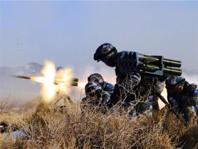 Trung Quốc tập trận bắn đạn thật trên cao nguyên Tây Tạng