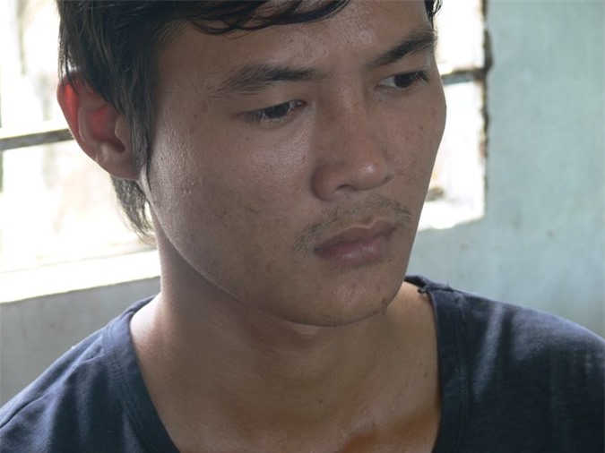 Tưới xăng đốt bạn nhậu 14 tuổi vì nói tục