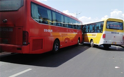 Ủy ban ATGTQG yêu cầu làm rõ vụ xe Phương Trang húc xe khách