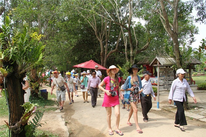 Việt Nam phấn đấu doanh thu du lịch đạt 400.000 tỷ trong năm nay