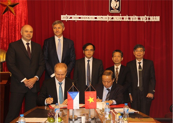 Hiệp hội doanh nghiệp nhỏ và vừa Việt Nam ký kết thỏa thuận hợp tác với Tập đoàn SPG