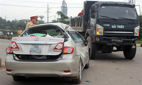 Vợ chồng Chủ nhiệm UB kiểm tra tỉnh uỷ Quảng Trị gặp tai nạn