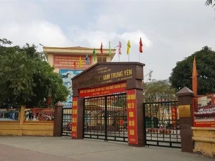 Vụ học sinh gãy chân: Ai sẽ quản lý trường tiểu học Nam Trung Yên?
