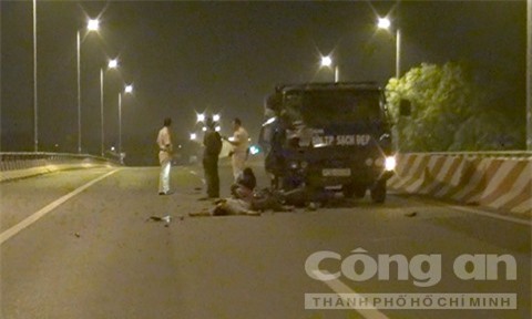 Xe ben tông trực diện xe máy, nạn nhân tử vong tại chỗ