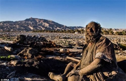 60 năm không tắm, người đàn ông dành "kỷ lục lạ"  