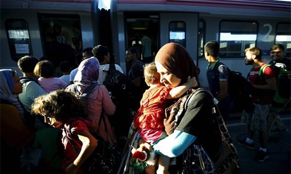 Đức mở cửa chào đón hàng trăm người nhập cư