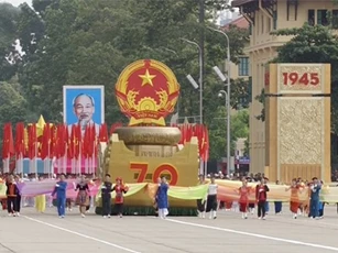 Bắn pháo hoa chào mừng Quốc Khánh 2/9: Chiều tối có mưa dông?