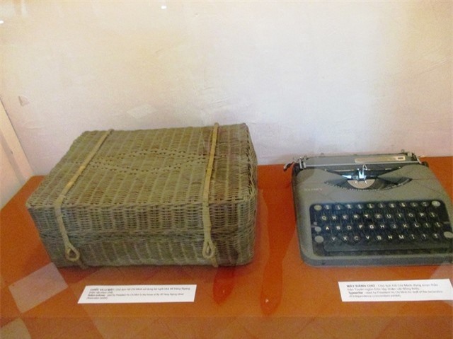 Trở về nơi Bác Hồ viết Tuyên ngôn độc lập 