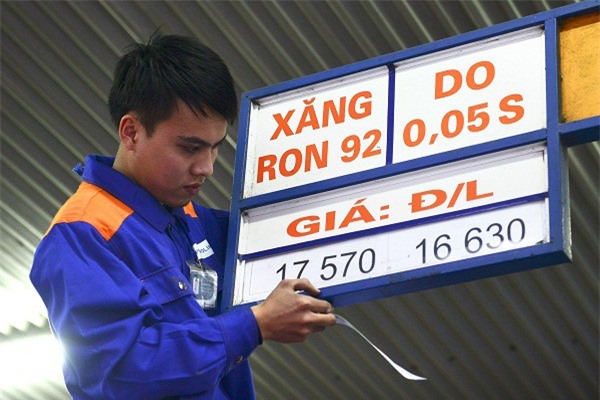  Giá xăng chính thức giảm 1.200 đồng/lít từ 15h chiều 3/9