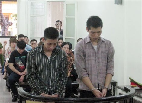 Xin tiền giả đi mua điện thoại Iphone 6 bán lấy tiền thật