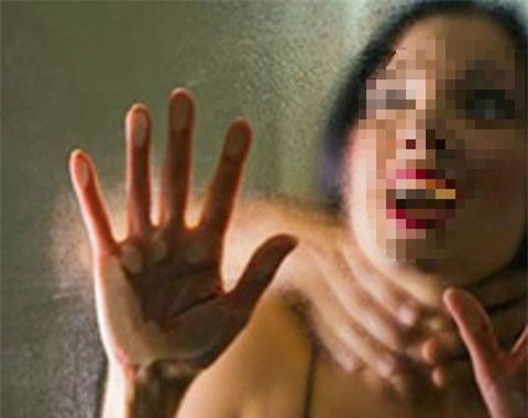 Cụ bà bị siết cổ cướp tài sản, ném xuống sông thoát chết hy hữu