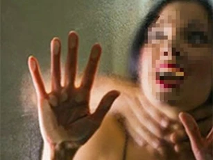 Cụ bà bị siết cổ cướp tài sản, ném xuống sông thoát chết hy hữu