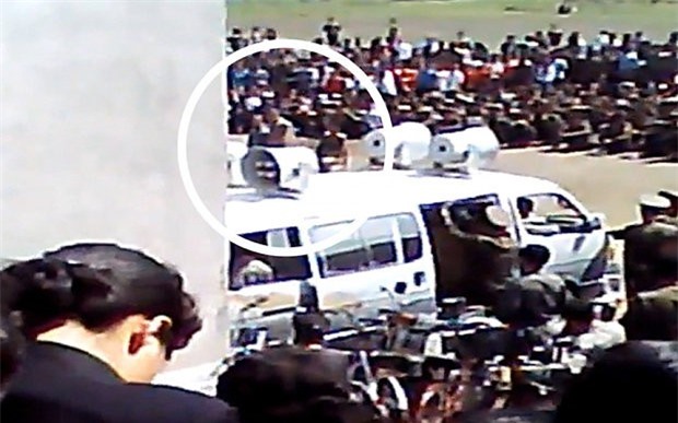 Triều Tiên kết tội hai công dân vì "dám" xem phim của Mỹ